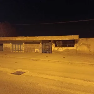 للايجار أرض بطريق رقادة الرئيسي بالقيروان 3000 متر